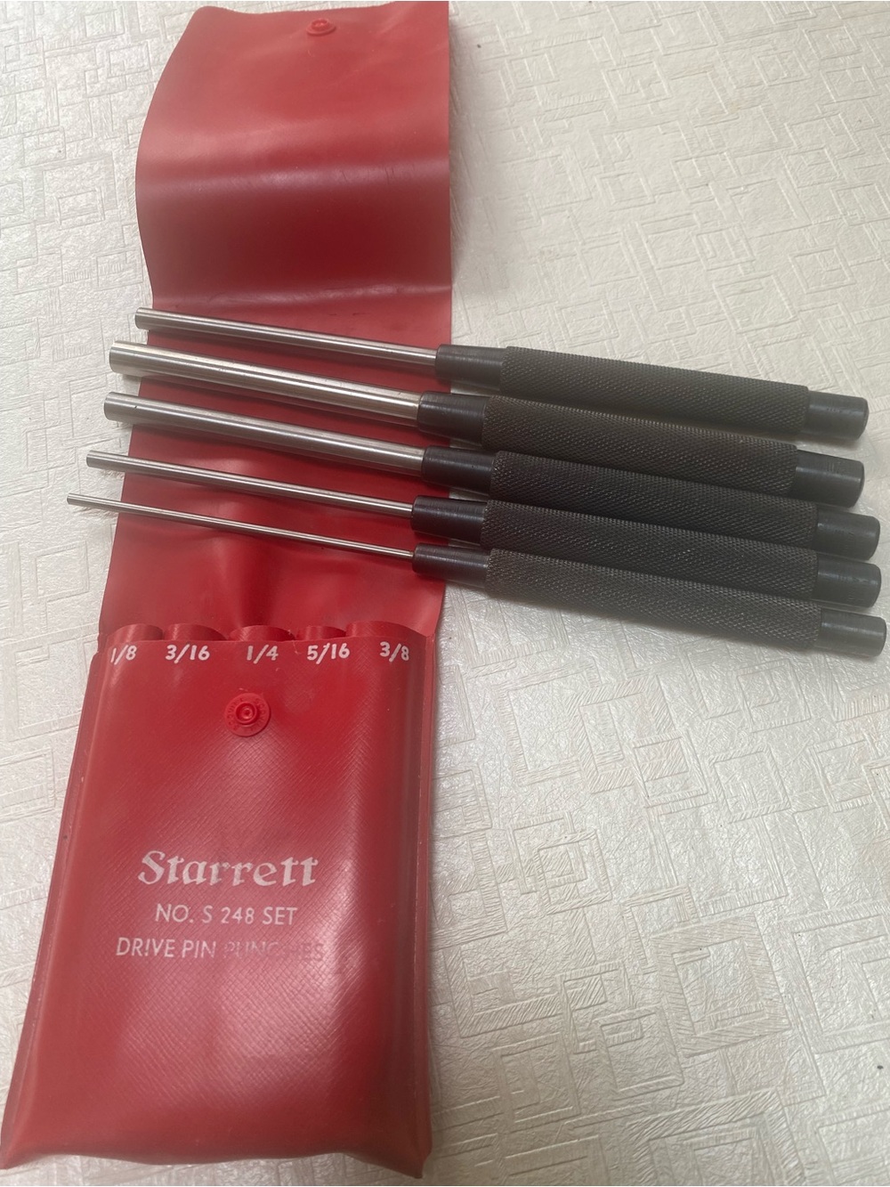Source Unknown Red Pouch Drive Pin Punch Set with Black Grips